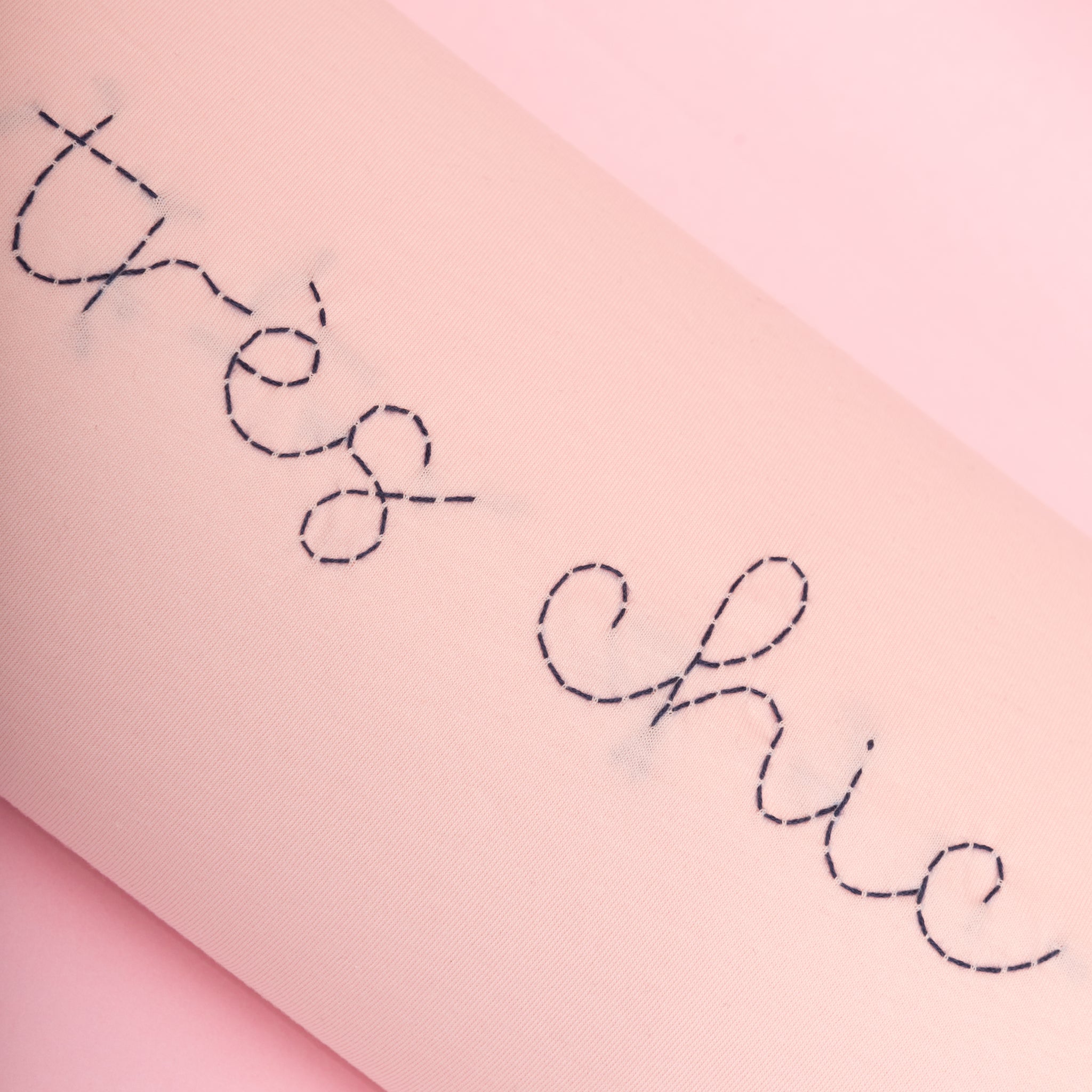 TRÈS CHIC T-SHIRT